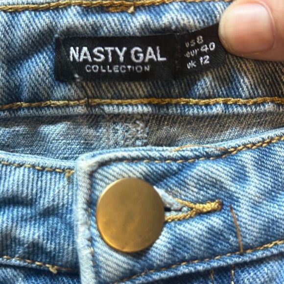 Nasty Gal Ripped Distressed Mom Jeans US 8 High Waist Light Wash Denim - Picture 3 of 5
